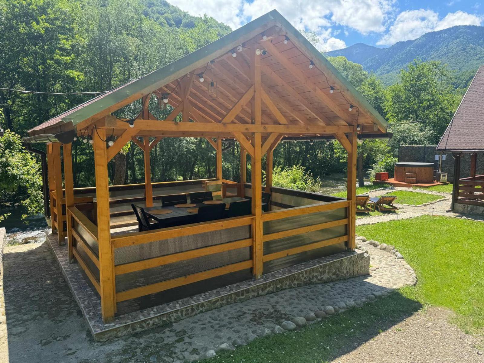 Villa Woods Retreat Rîu de Mori Exterior foto